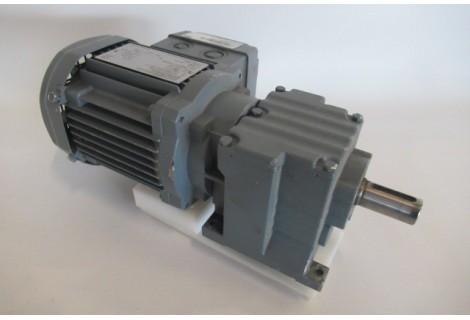 405 RPM 0,25 KW Asmaat 20 mm. Unused